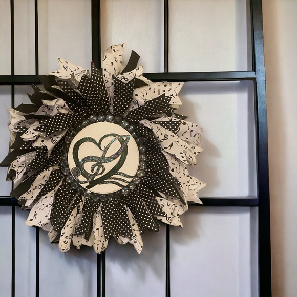 Music Themed Rag Wreath - Picture 2 of 6